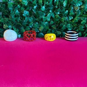 Lot of 4 vintage 90s rings.